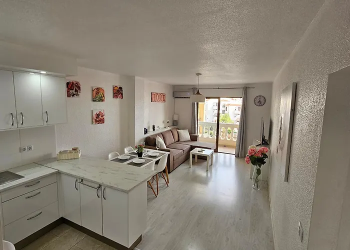 Cristianos Heated Pool Sea View Ac לוס כריסטיאנוס