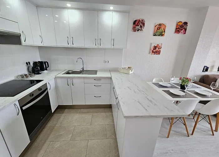 Cristianos Heated Pool Sea View Ac לוס כריסטיאנוס